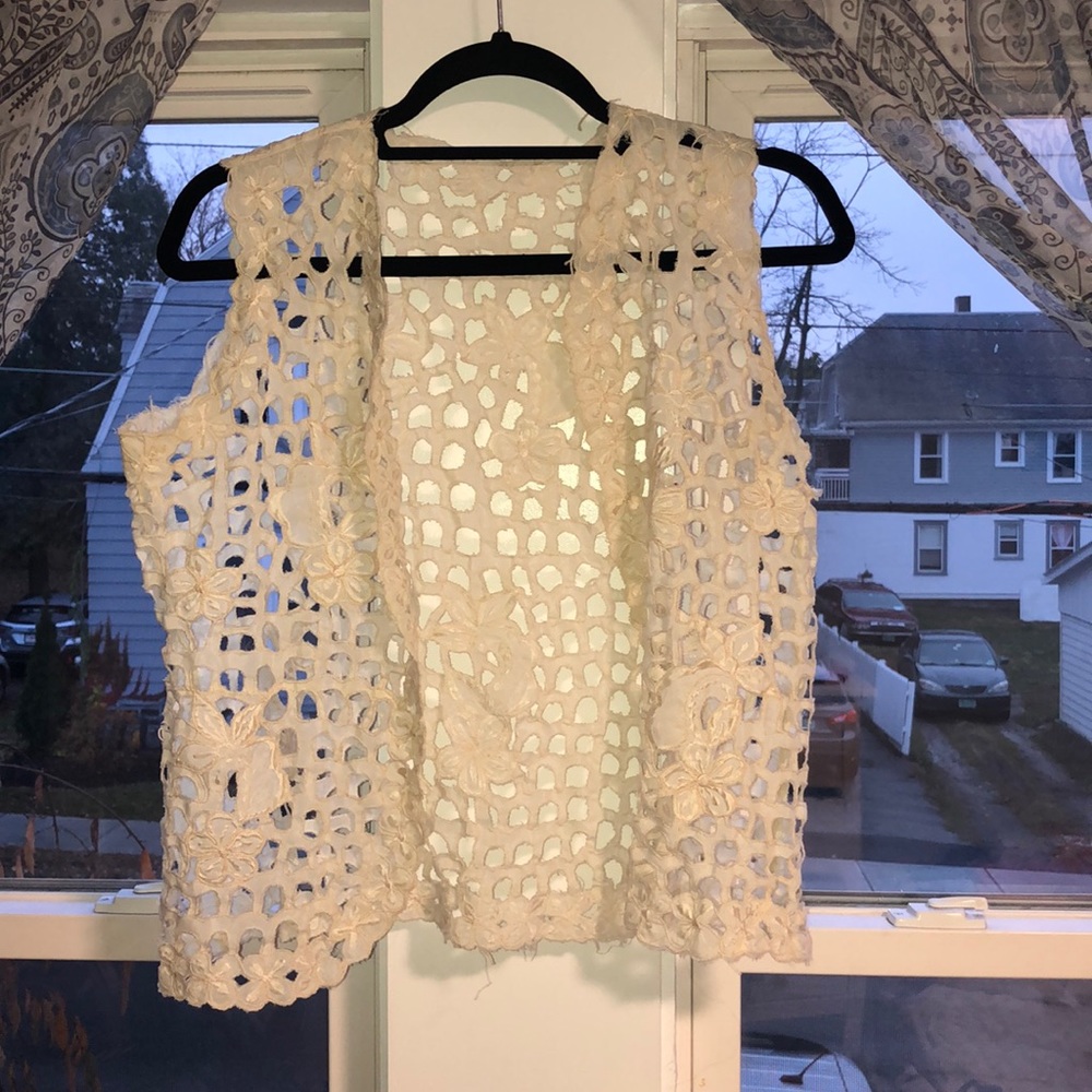 eyelet white vest